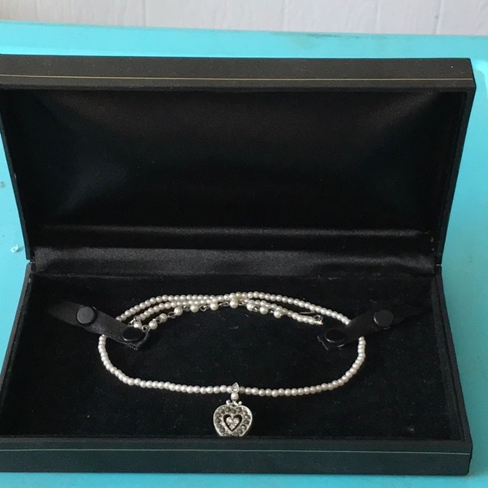 VIntage pearl silver heart necklace with crystals
